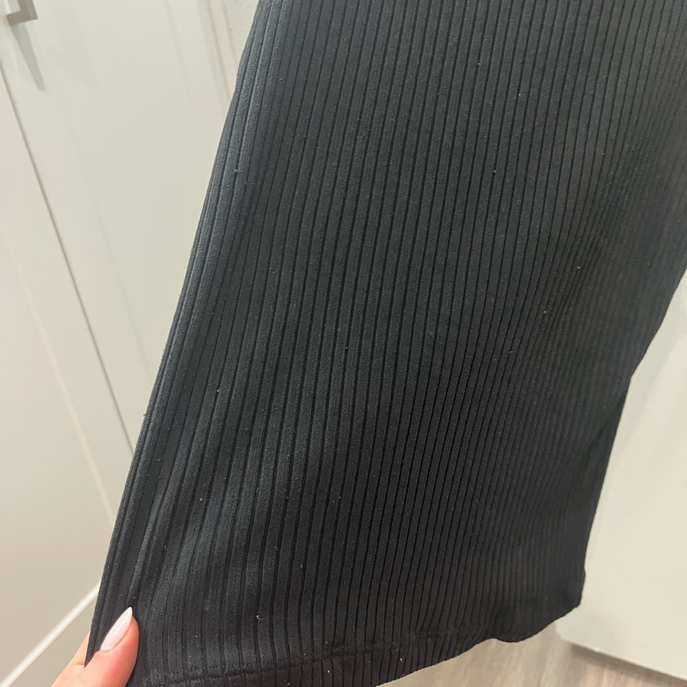 Black Sleeveless Ribbed Top with Ruffle Neck - Picture 3 of 3